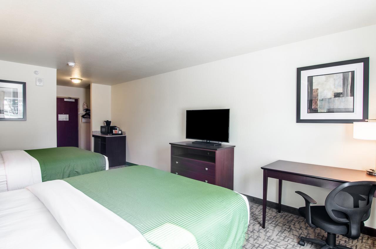 Cobblestone Inn & Suites - Guernsey Exteriör bild