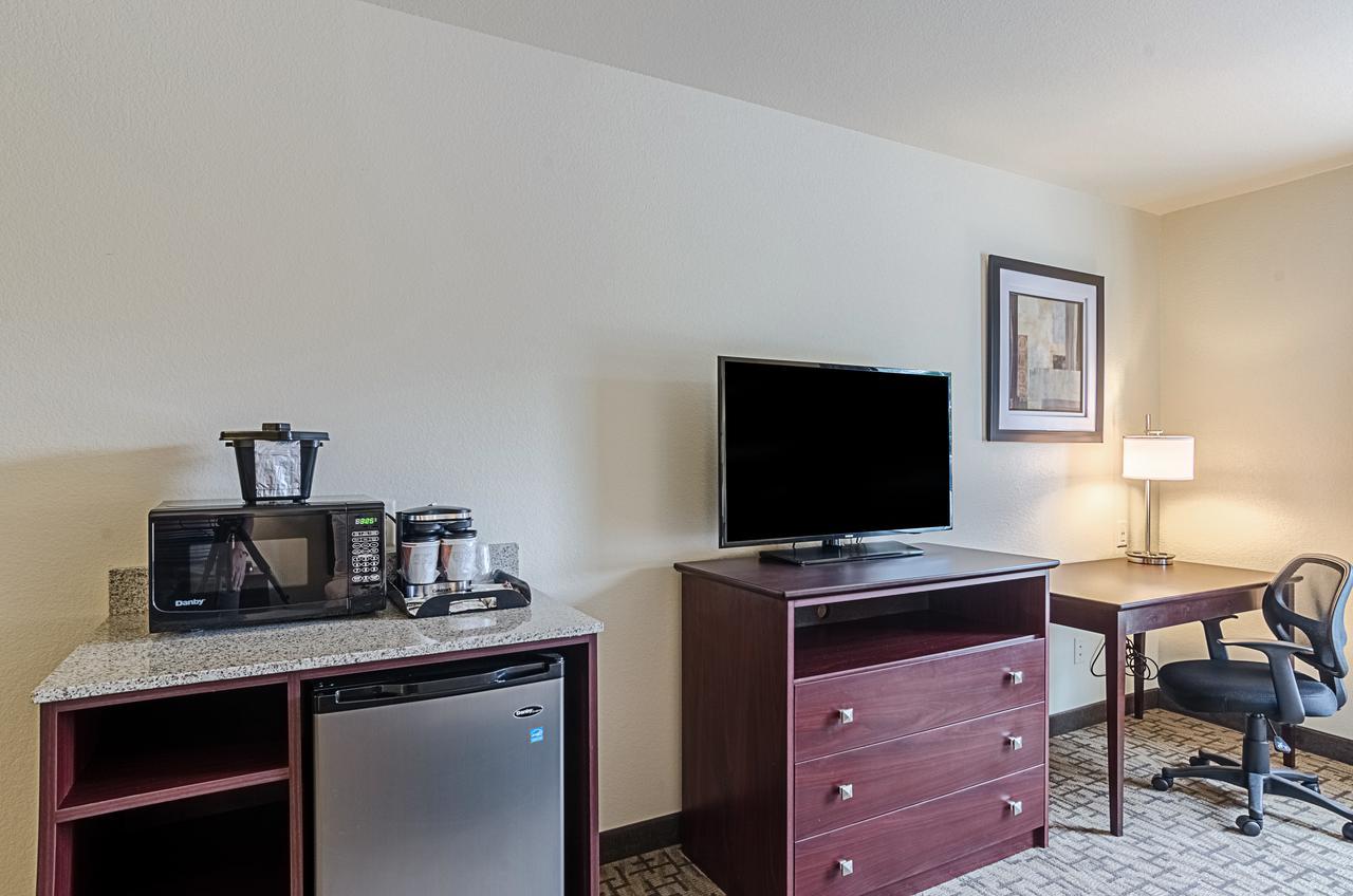 Cobblestone Inn & Suites - Guernsey Exteriör bild