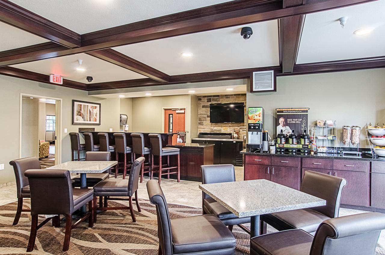 Cobblestone Inn & Suites - Guernsey Exteriör bild