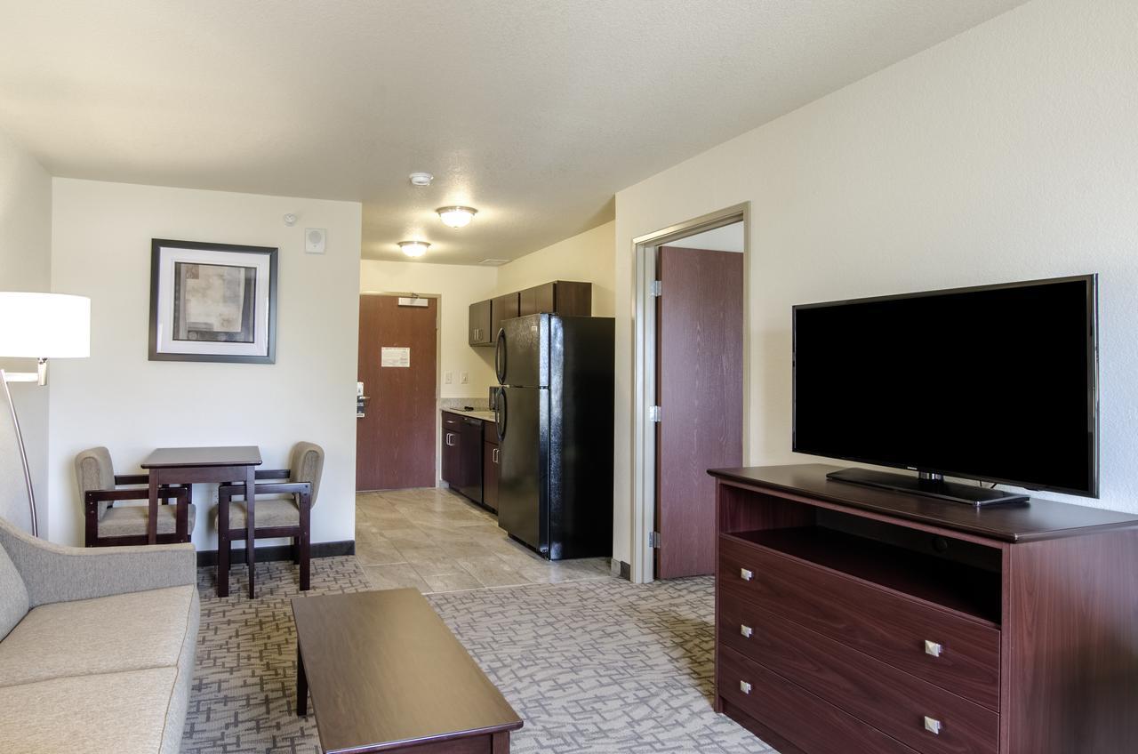 Cobblestone Inn & Suites - Guernsey Exteriör bild