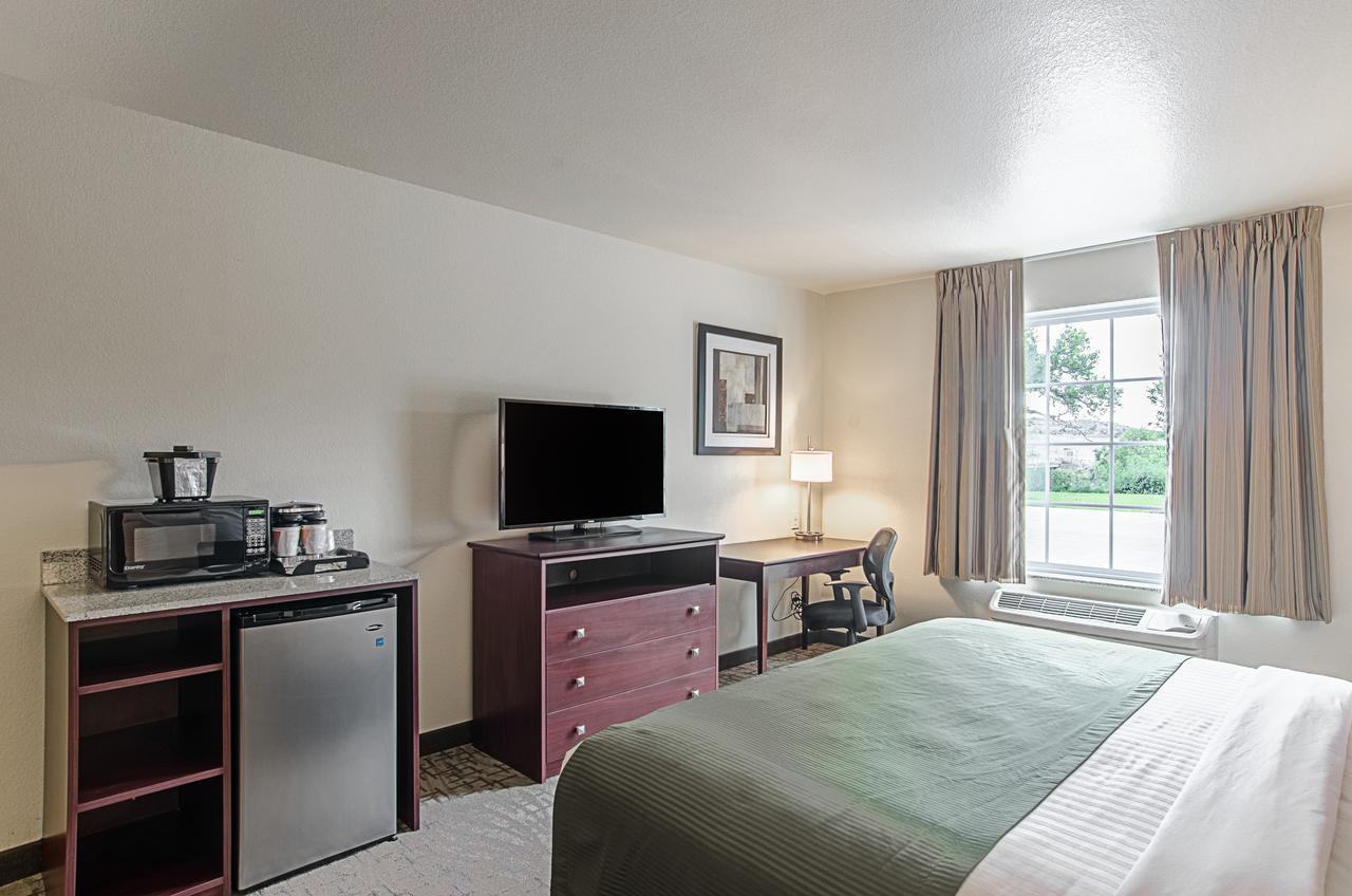 Cobblestone Inn & Suites - Guernsey Exteriör bild